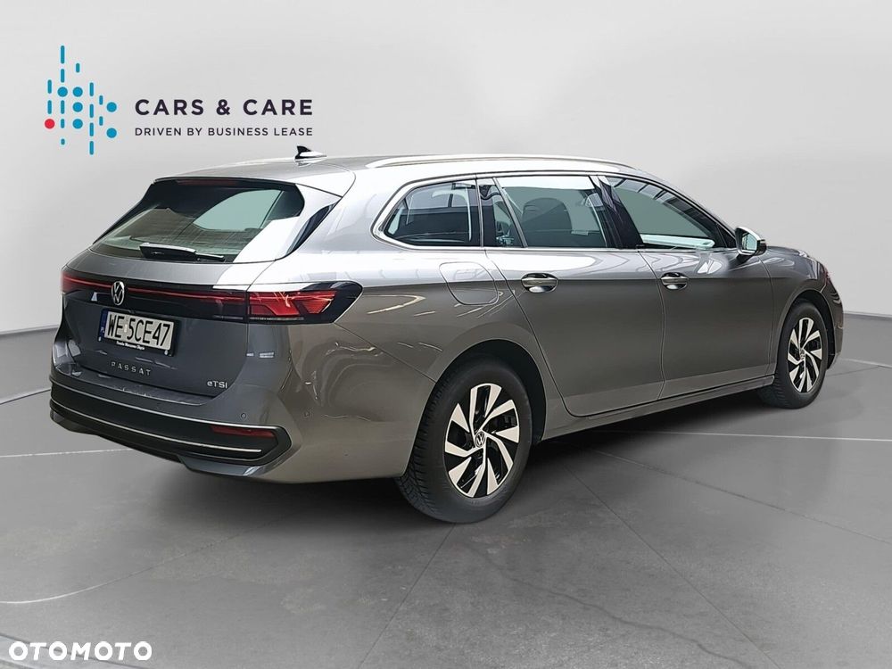Volkswagen Passat - 25