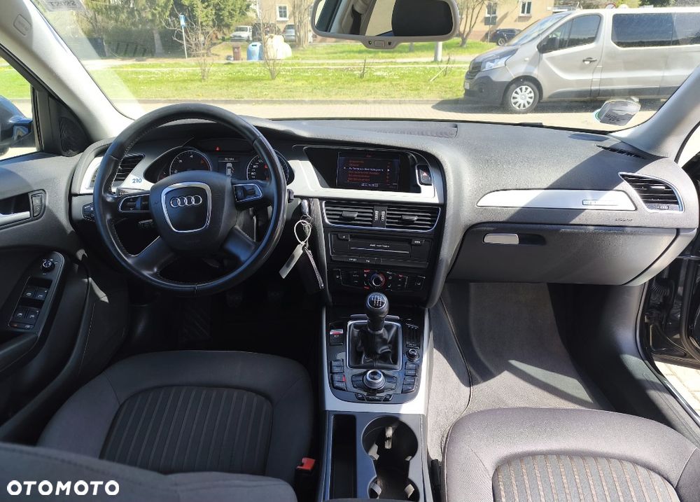 Audi A4 Avant 2.0 TDI DPF quattro - 6