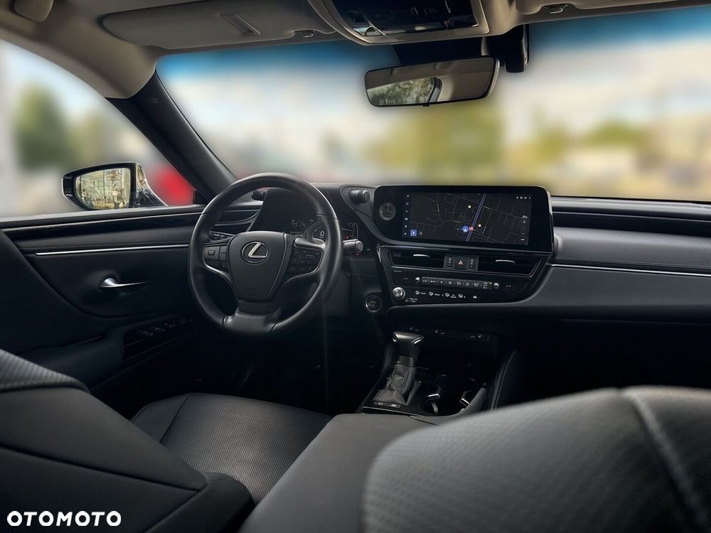 Lexus ES 300h Business Edition - 23
