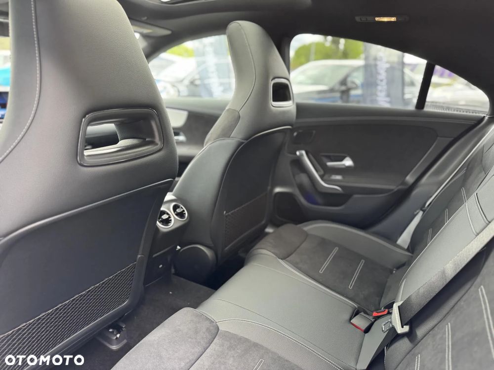 Mercedes-Benz CLA 200 AMG Line 7G-DCT - 14