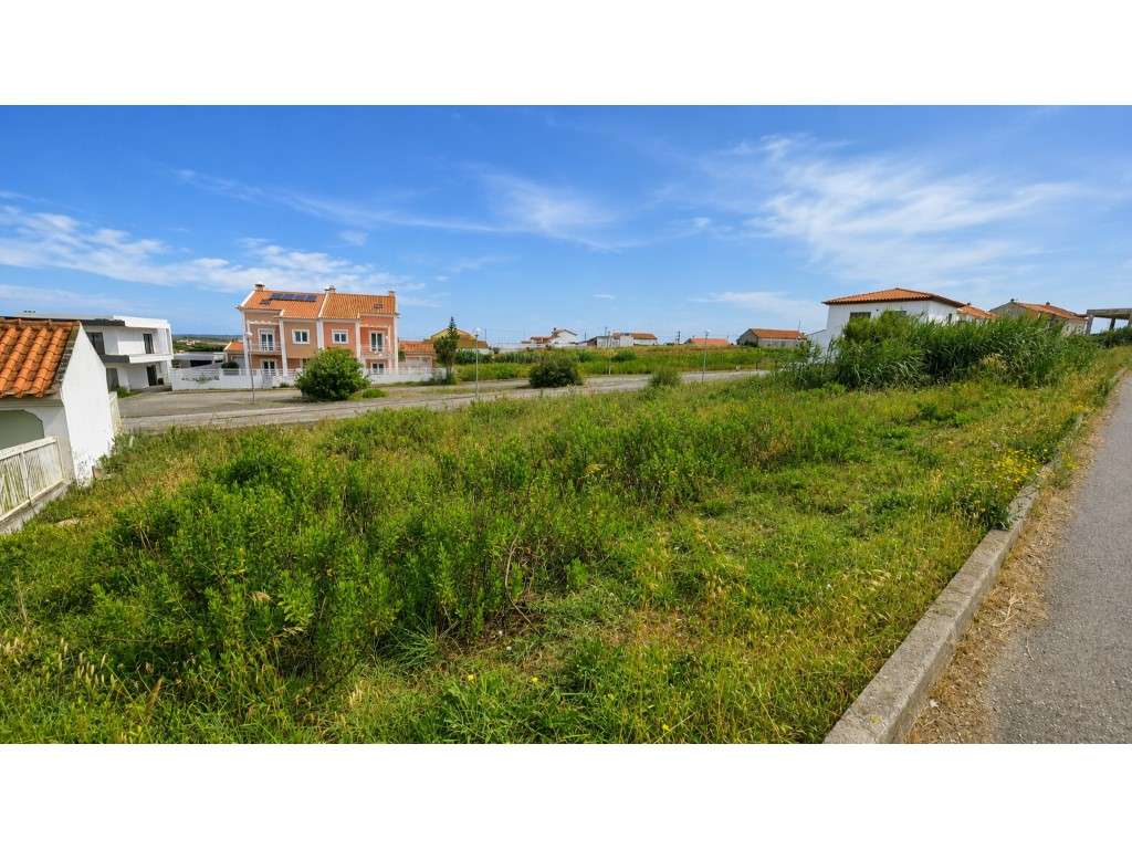 LOTE DE TERRENO COM PROJETO APROVADO PARA MORADIA T3 COM PISCINA - ... - Grande imagem: 2/13