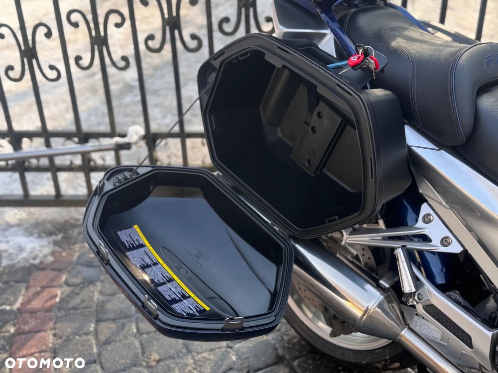 Yamaha FJR - 24