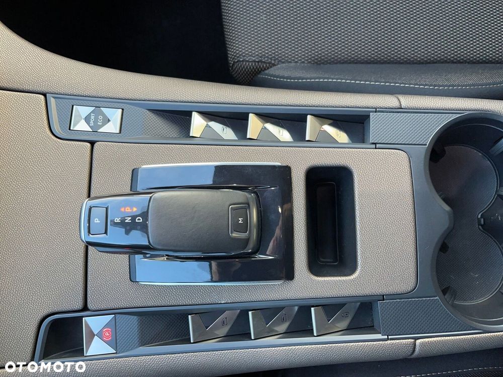 DS Automobiles DS 7 Crossback 1.6 PureTech So Chic - 25