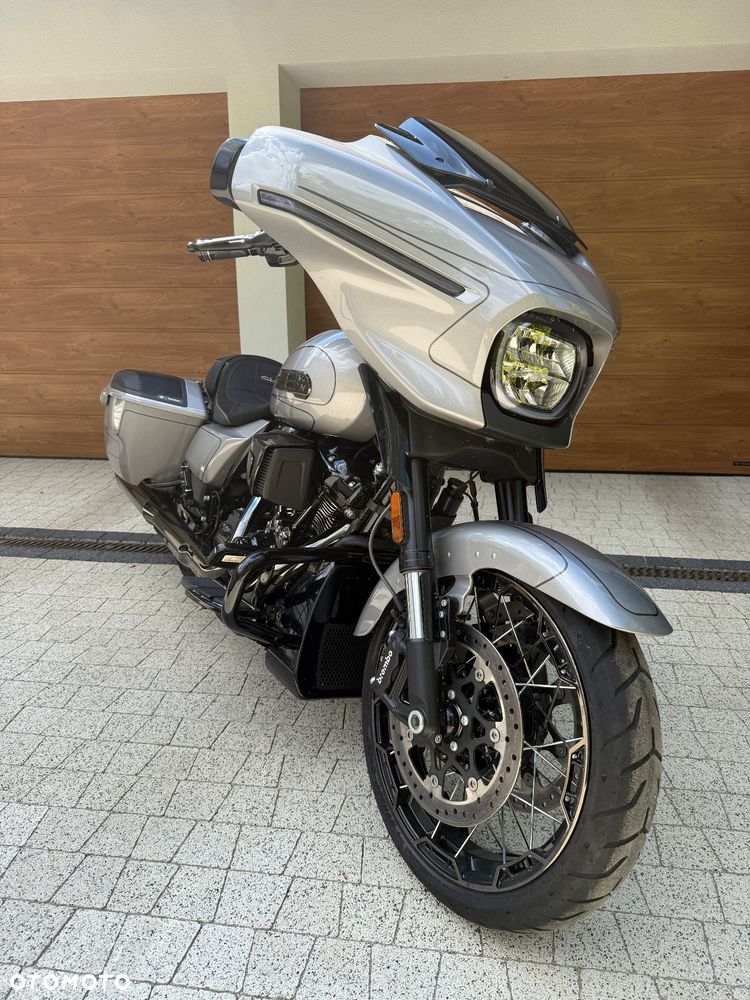 Harley-Davidson CVO Street Glide - 5