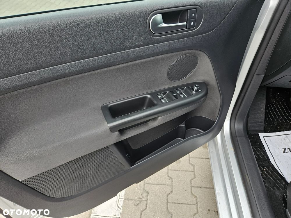 Volkswagen Golf Plus 2.0 TDI DPF Highline - 21