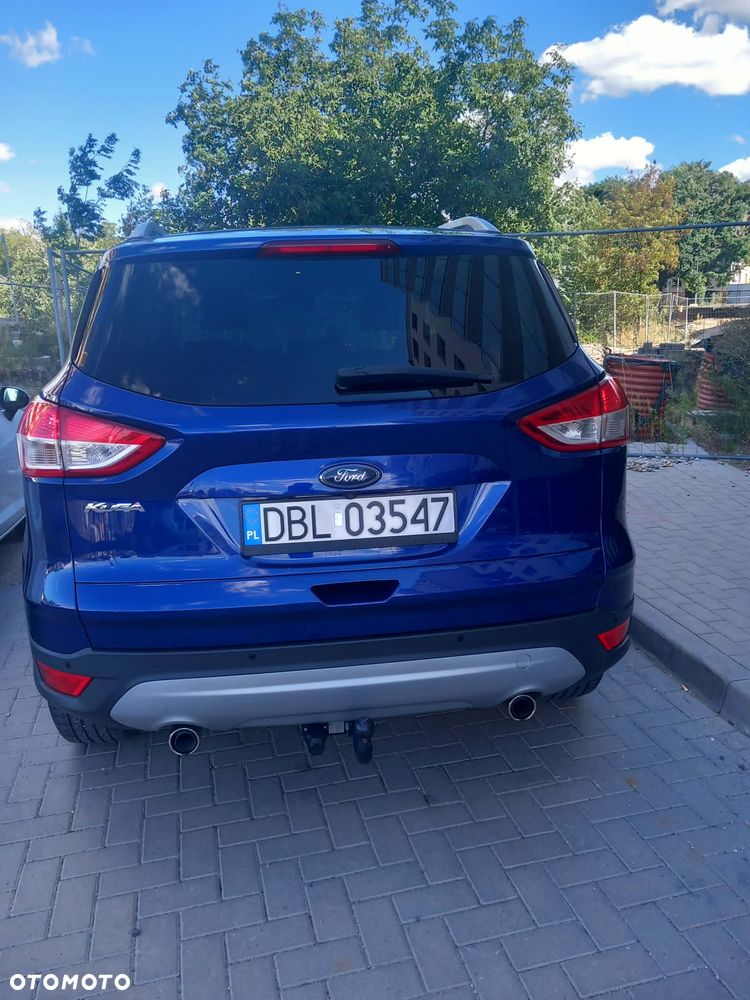 Ford Kuga 2.0 TDCi 2x4 Titanium - 4