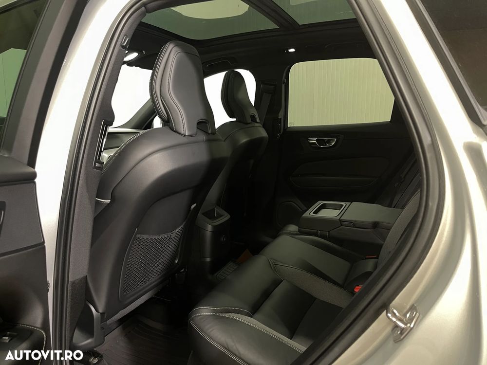 Volvo XC 60 Recharge T8 Twin Engine eAWD R-Design - 12