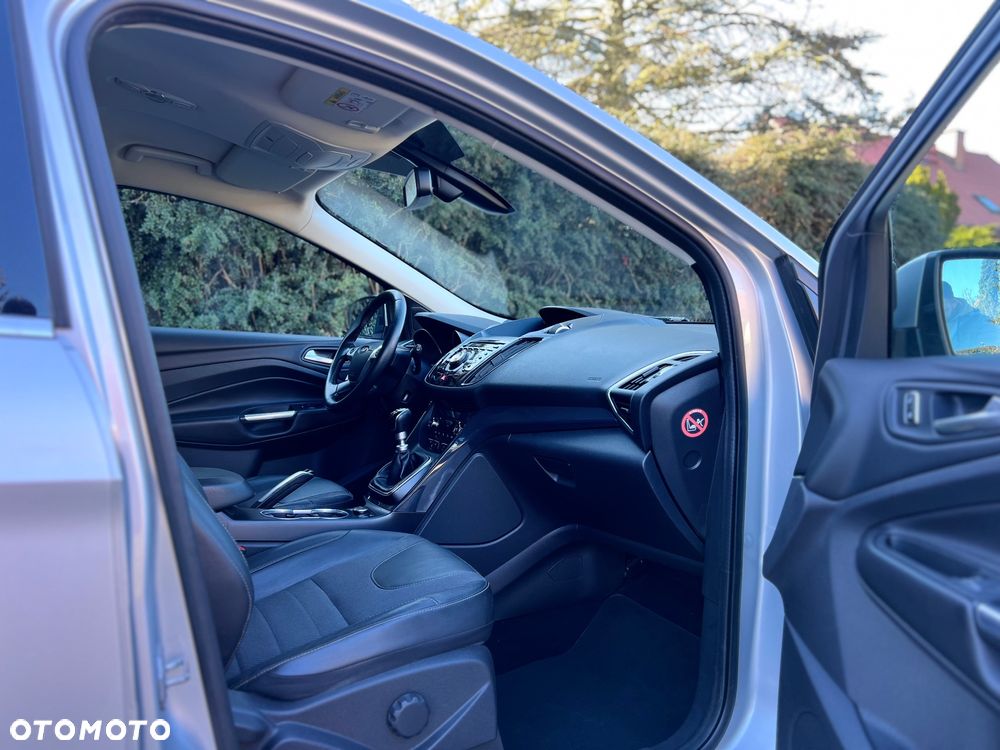 Ford Kuga 2.0 TDCi 2x4 Titanium - 37