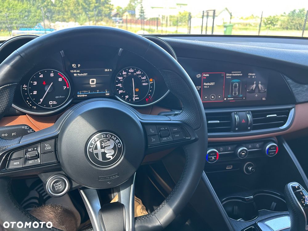 Alfa Romeo Giulia - 19