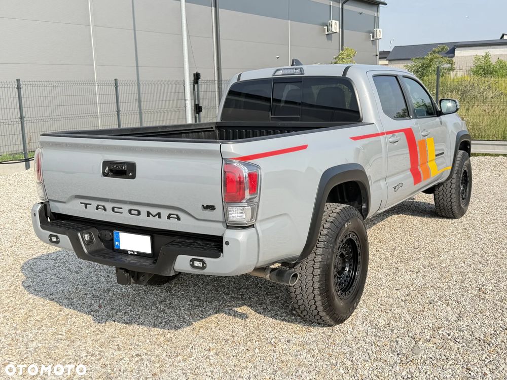 Toyota Tacoma - 4