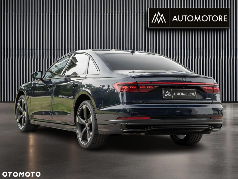 Audi A8 - 8