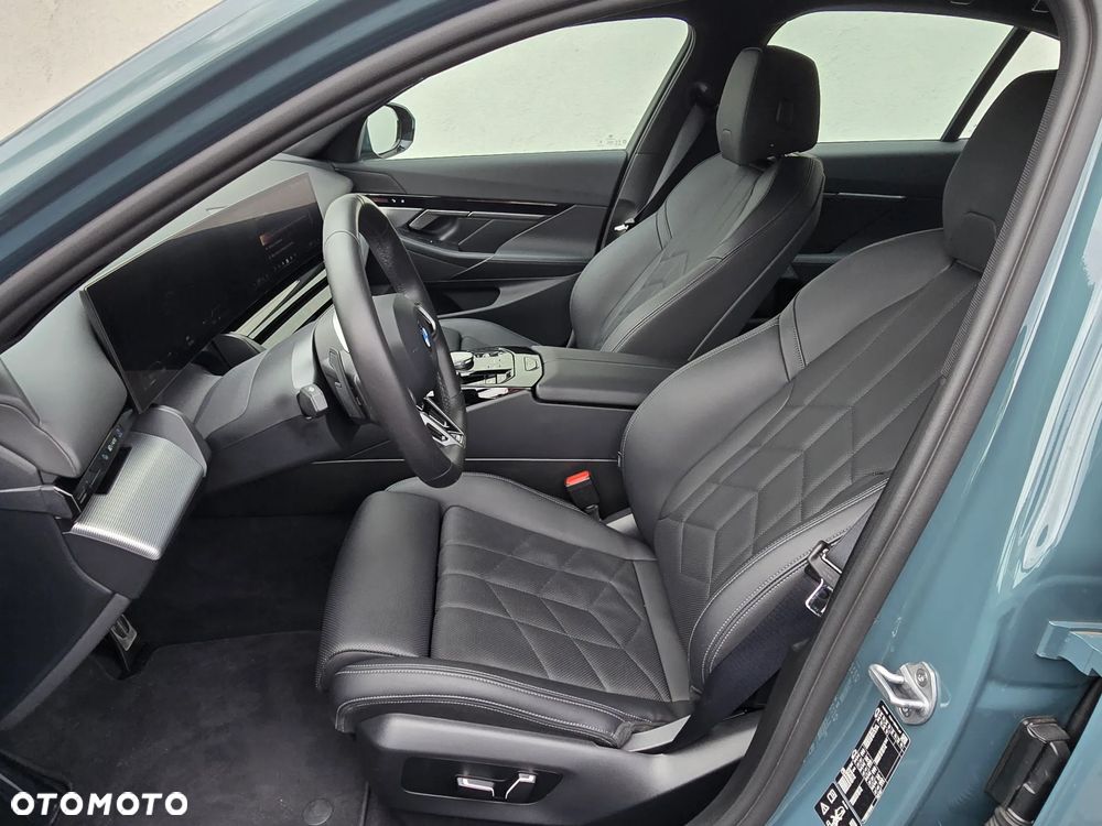 BMW Seria 5 520d xDrive - 6