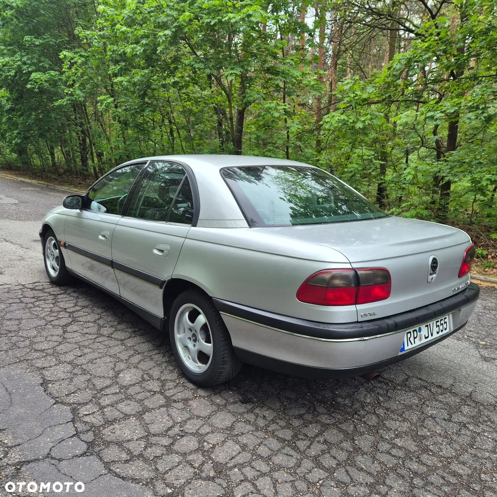 Opel Omega 2.0 CD - 5