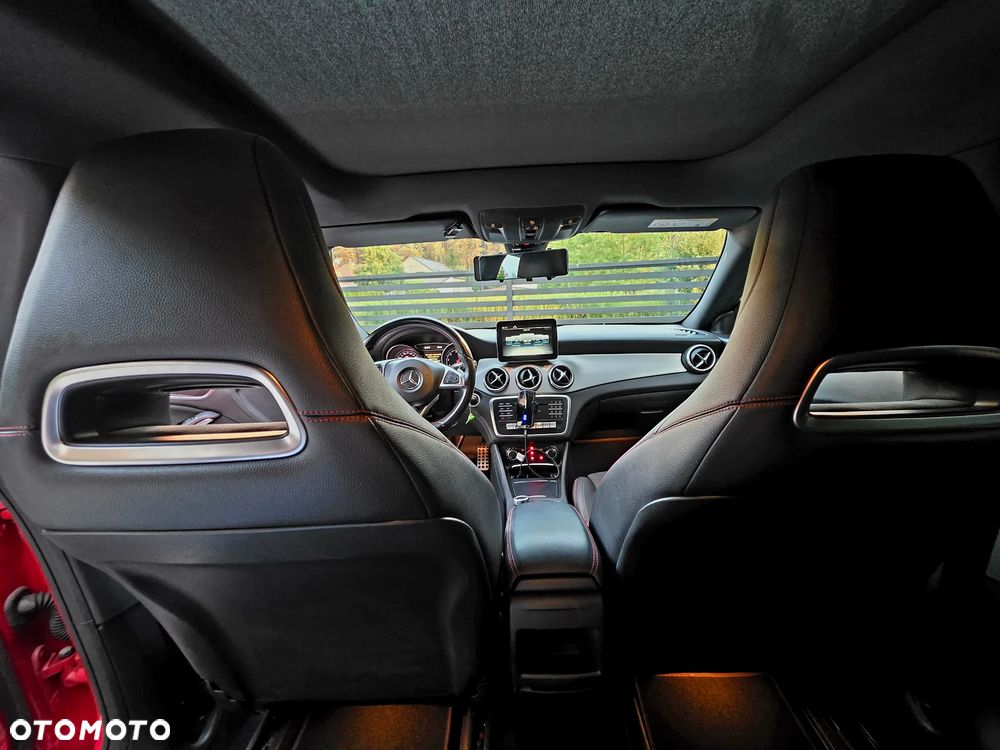 Mercedes-Benz CLA 200 7G-DCT - 10