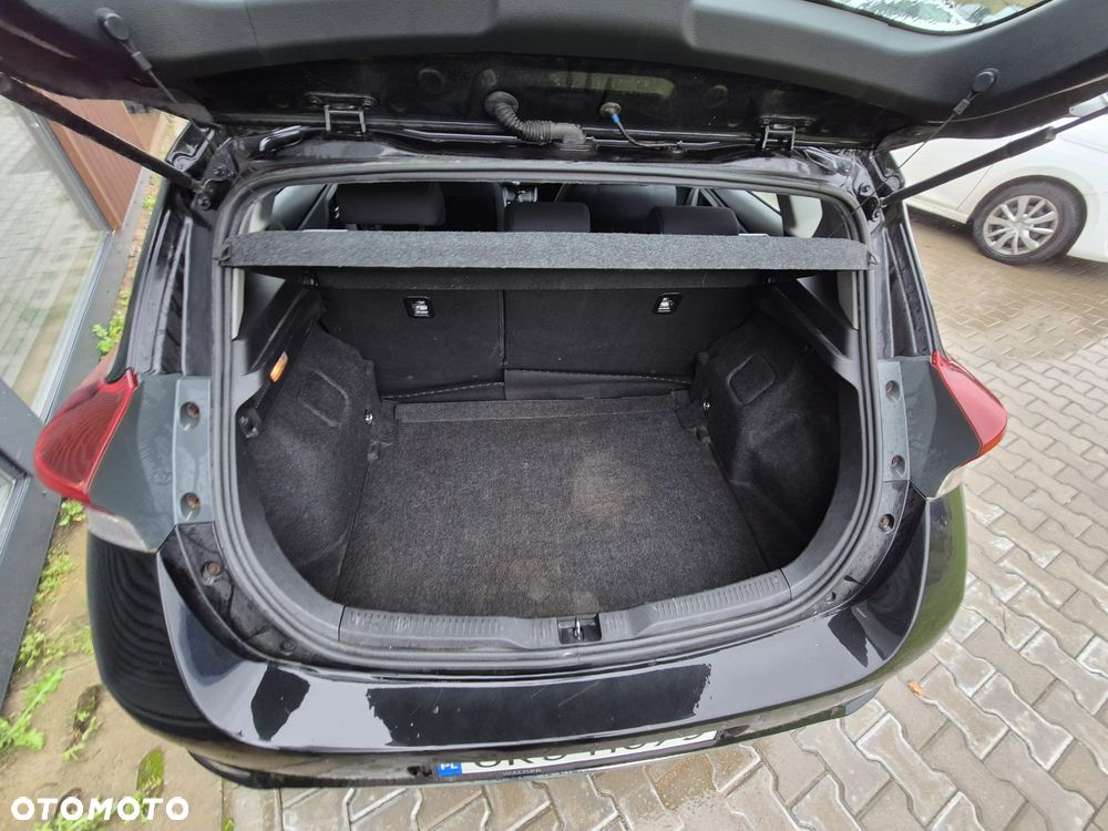 Toyota Auris 1.6 D-4D Dynamic - 39