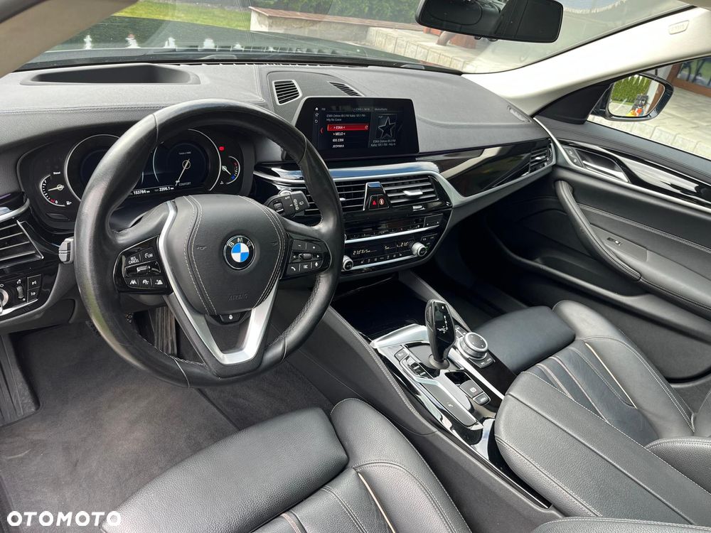 BMW Seria 5 520d Luxury Line - 11
