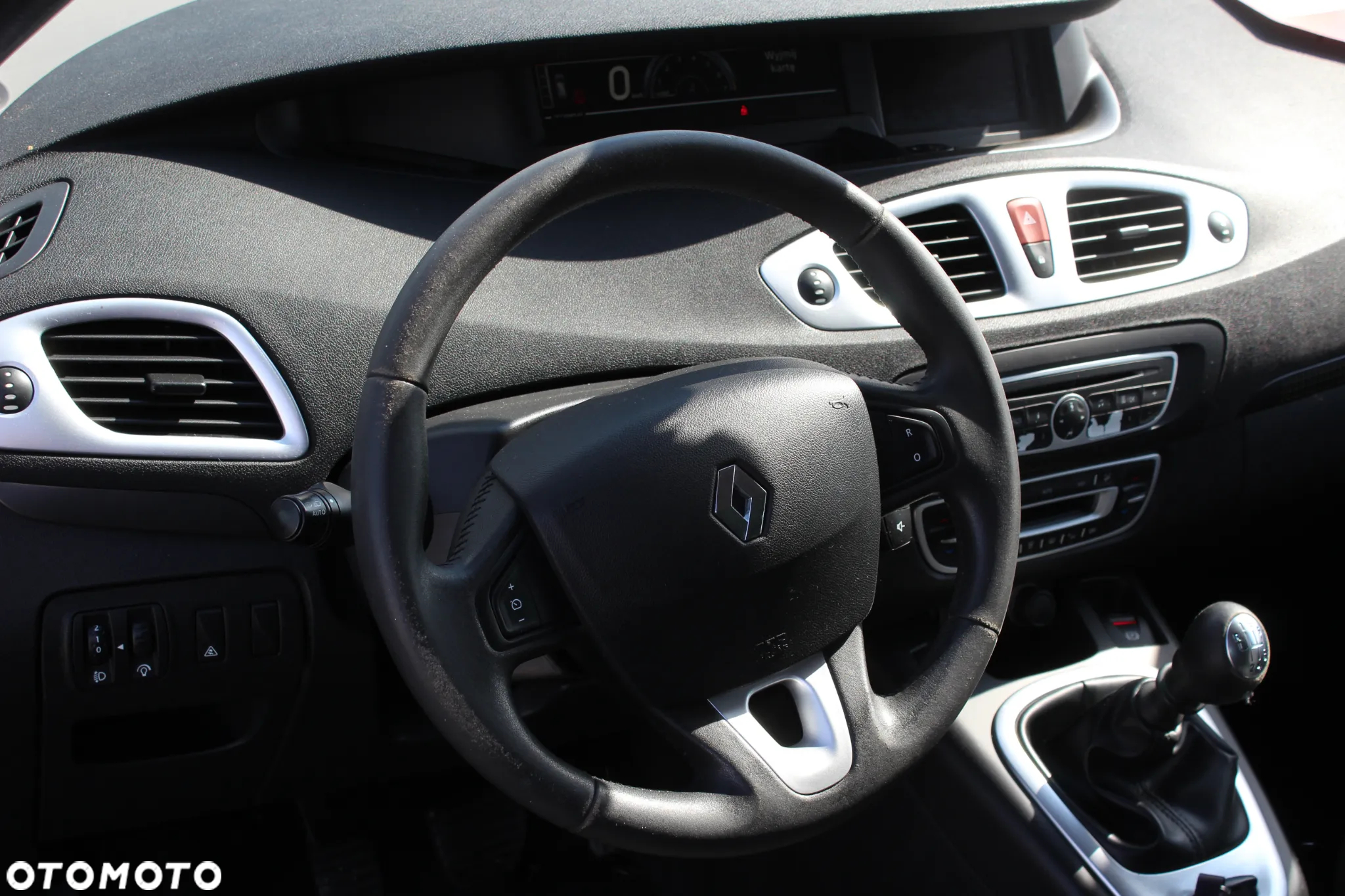 Renault Scenic 1.6 16V Limited - 13