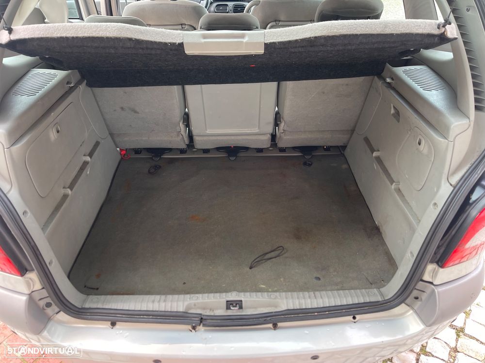 Renault Scénic - 10