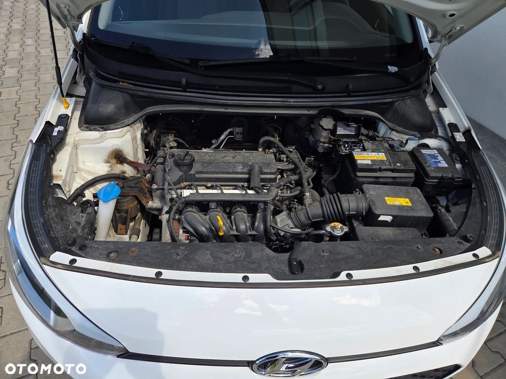 Hyundai i20 - 18