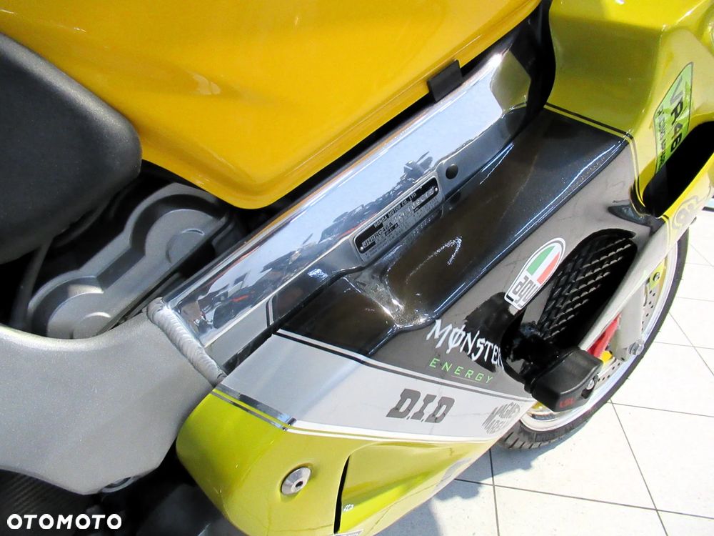 Honda VFR - 28