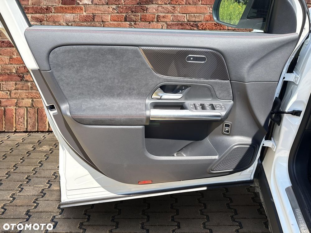Mercedes-Benz GLA 220 mHEV 4-Matic AMG Line 8G-DCT - 9