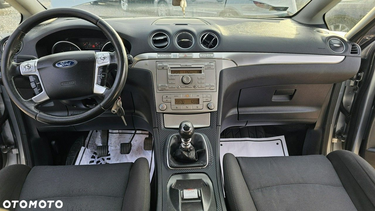 Ford S-Max - 26