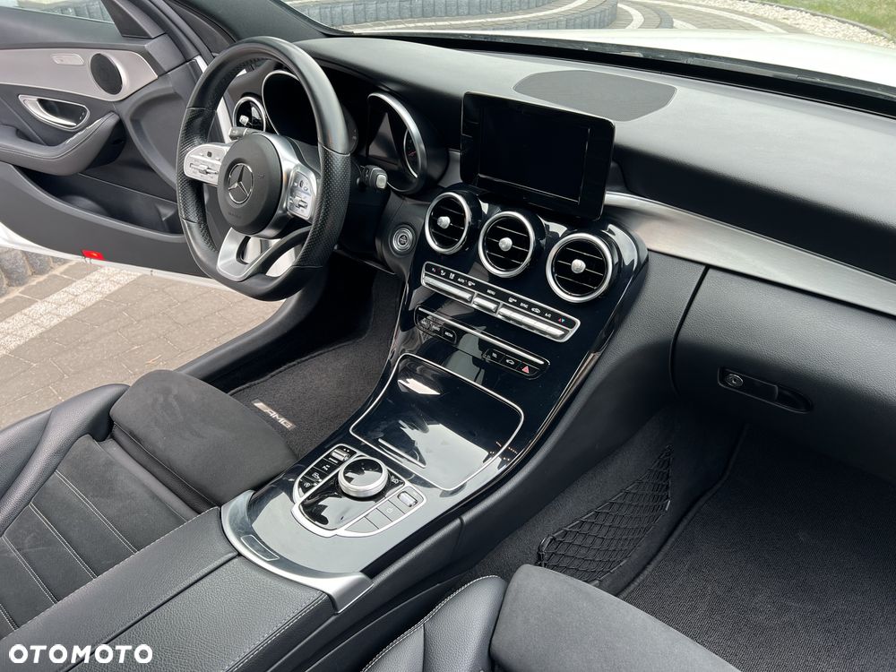 Mercedes-Benz Klasa C 180 9G-TRONIC AMG Line - 15