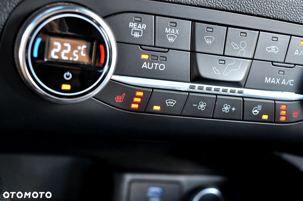 Ford Kuga - 32