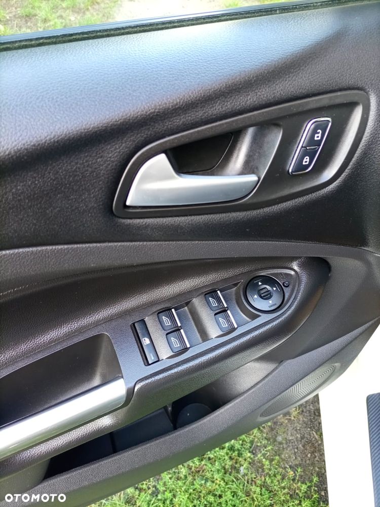 Ford Kuga - 11