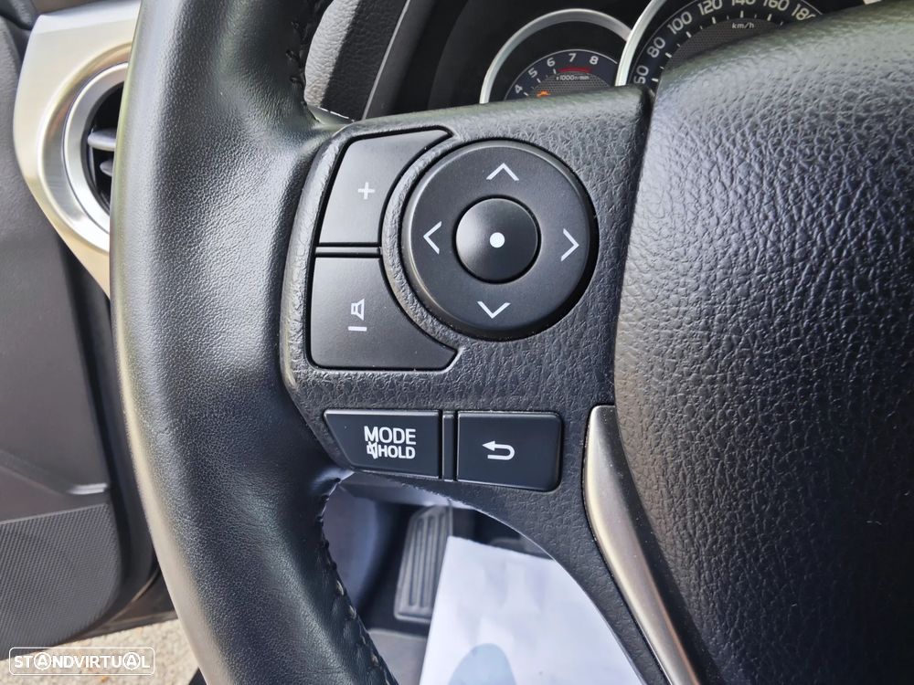 Toyota Auris 1.33 VVT-i Comfort+J16 - 15