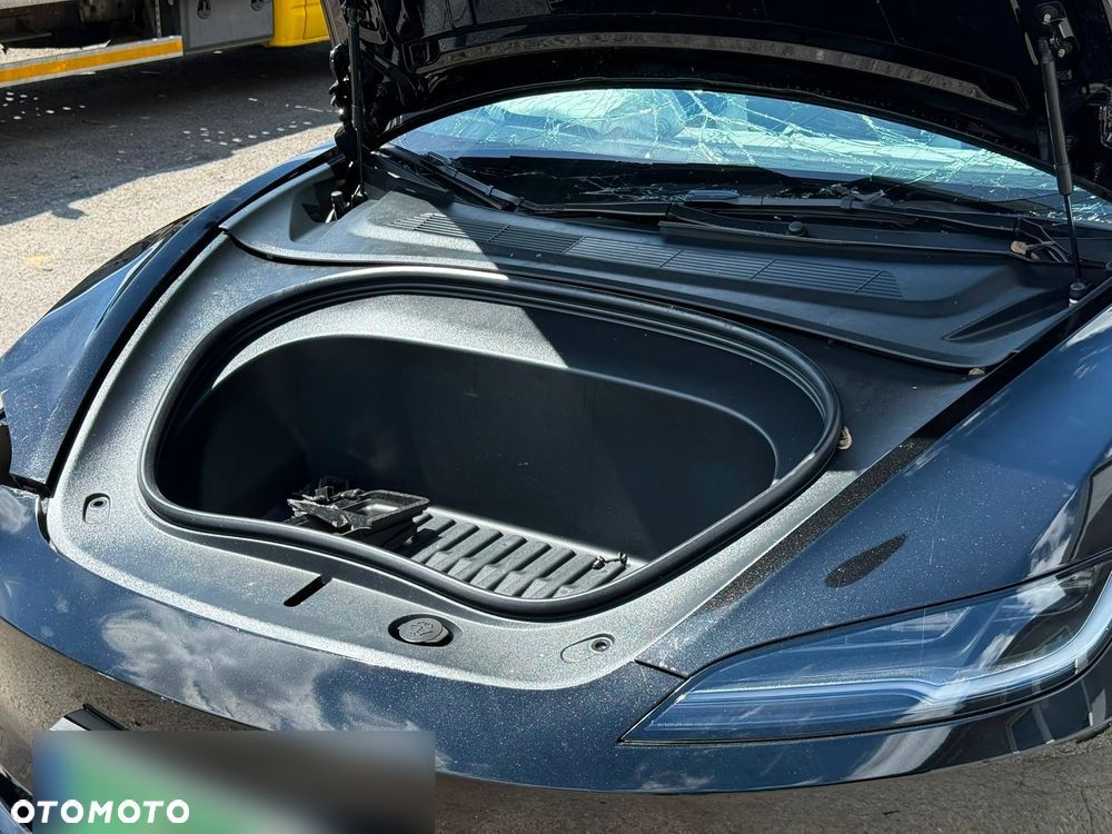 Tesla Model 3 - 7