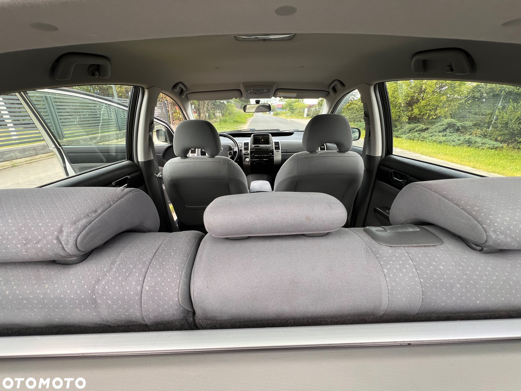 Toyota Prius (Hybrid) Executive - 25
