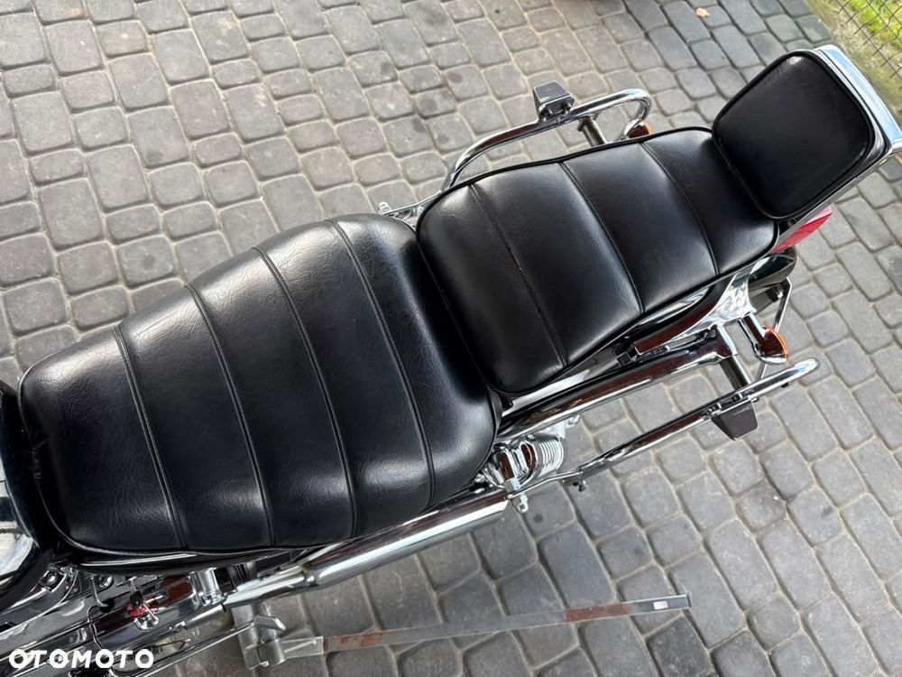 Suzuki Intruder - 32