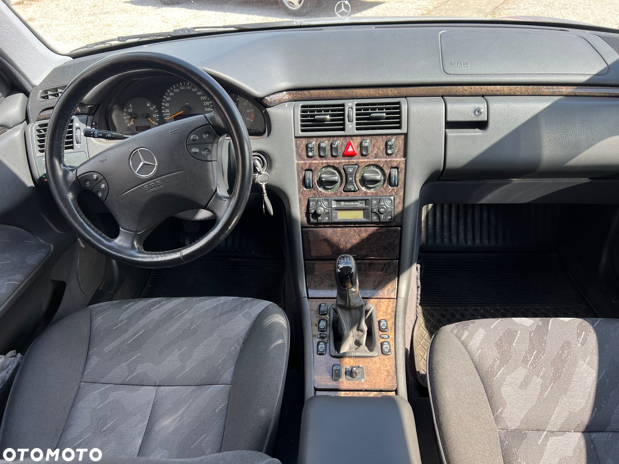 Mercedes-Benz Klasa E 240 Avantgarde - 8