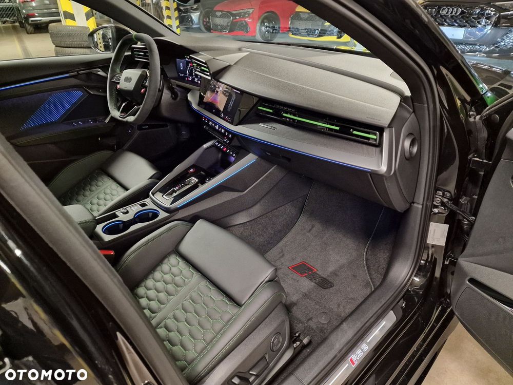 Audi RS3 Limousine - 15