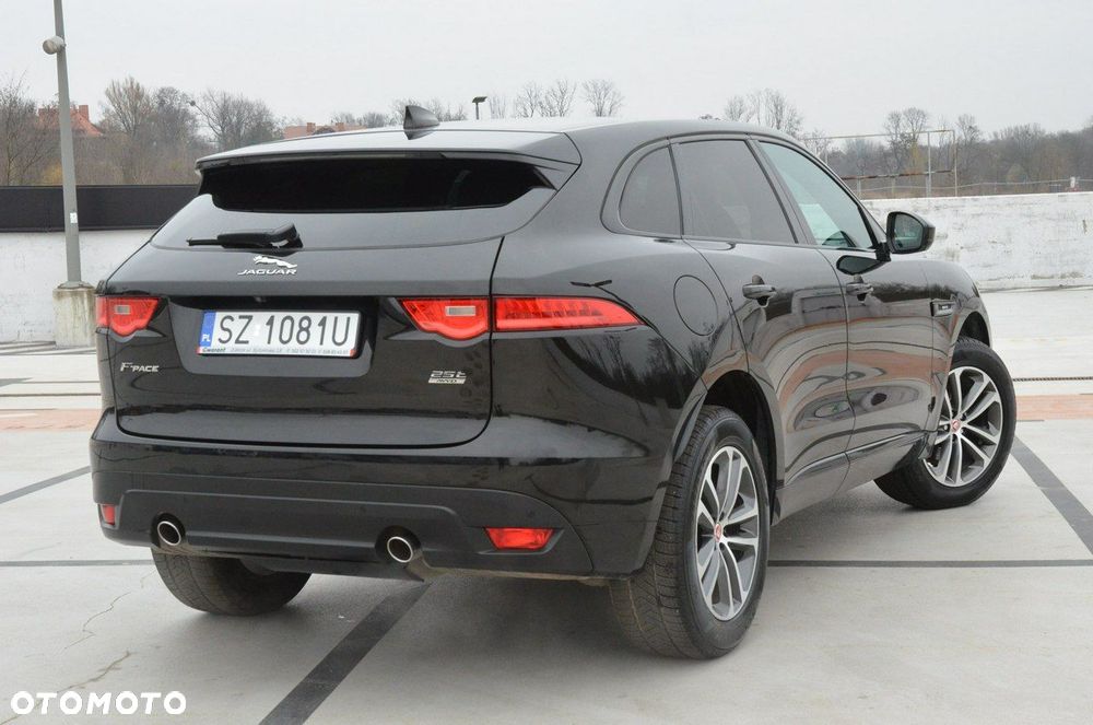 Jaguar F-Pace 2.0 i4P AWD R-Sport - 16
