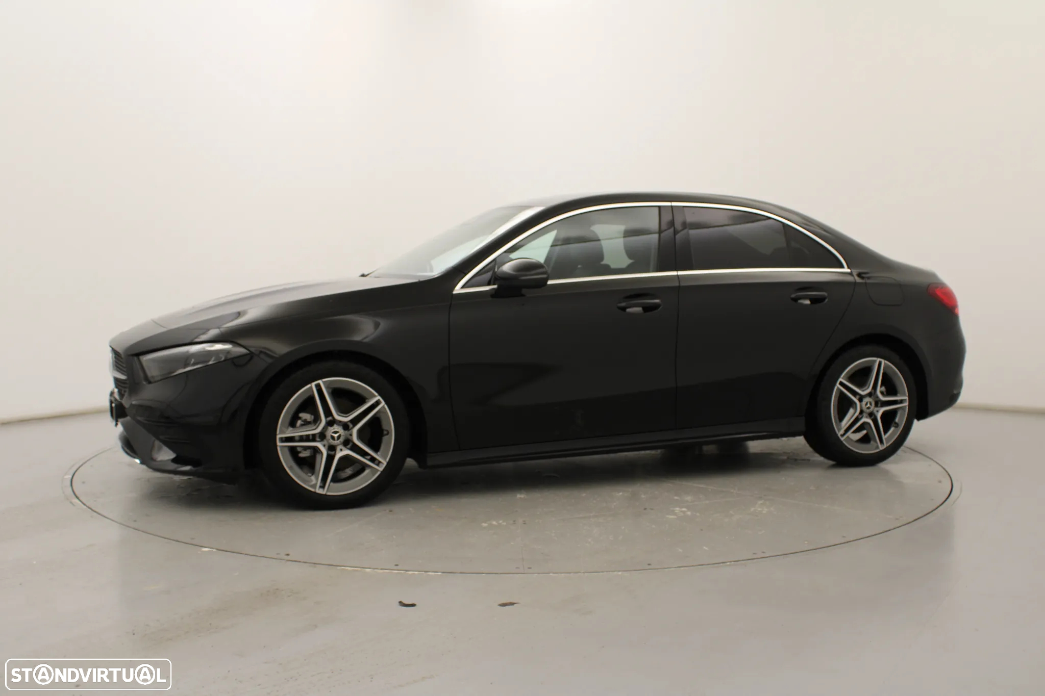 Mercedes-Benz A 200 Limousine Standard - 13