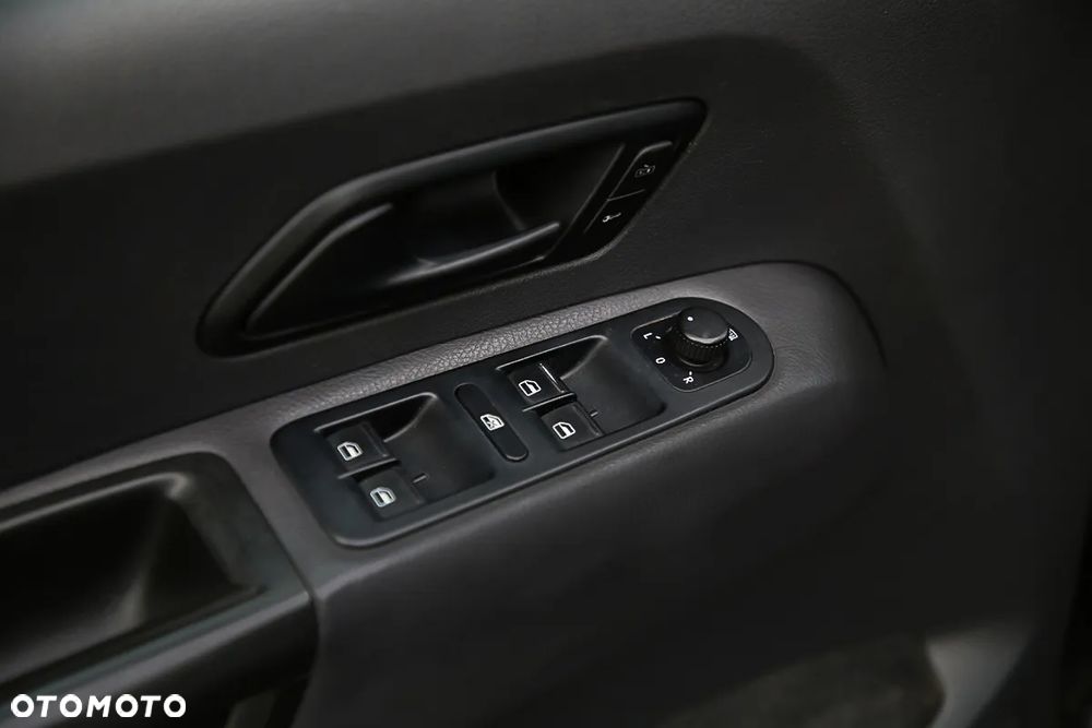 Volkswagen Amarok Double Cab 2.0 TDi Basic - 23