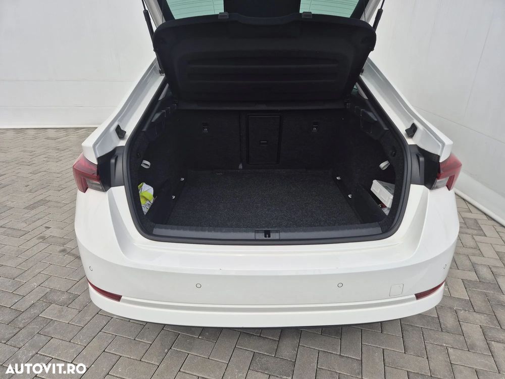 Skoda Octavia 2.0 TDI DSG Style - 28