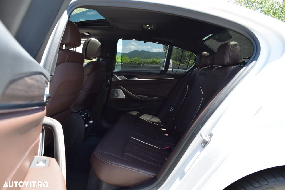 BMW Seria 5 530e Aut. - 11