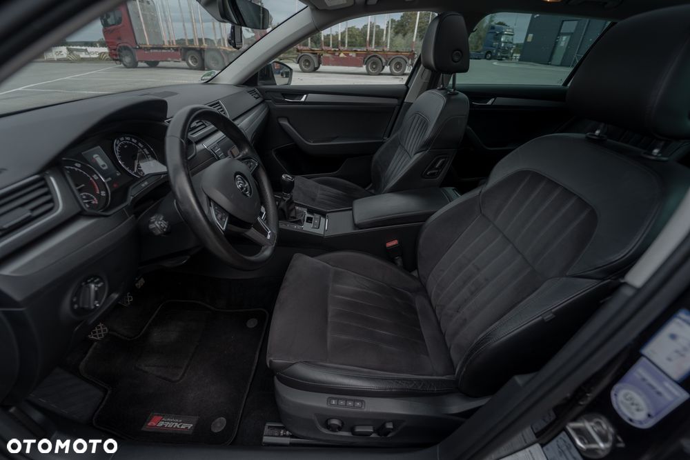 Skoda Superb 2.0 TDI Premium Edition - 24