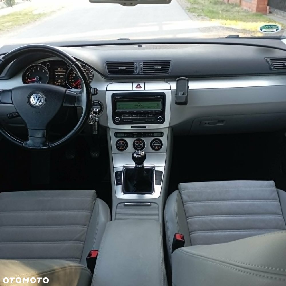 Volkswagen Passat 1.8 TSI Comfortline - 18