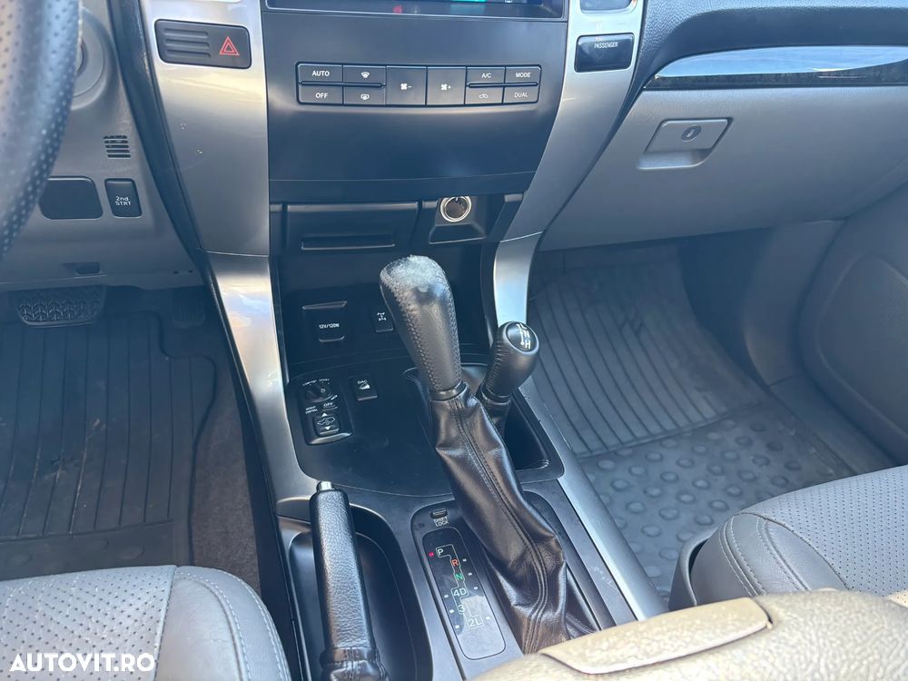 Toyota Land Cruiser 3.0l Turbo D-4D A/T AVS Luxury - 15