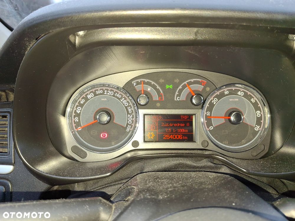 Fiat Linea 1.4 T-Jet 16V Dynamic - 22