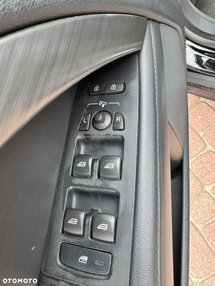 Volvo V70 D4 Geartronic Momentum - 22