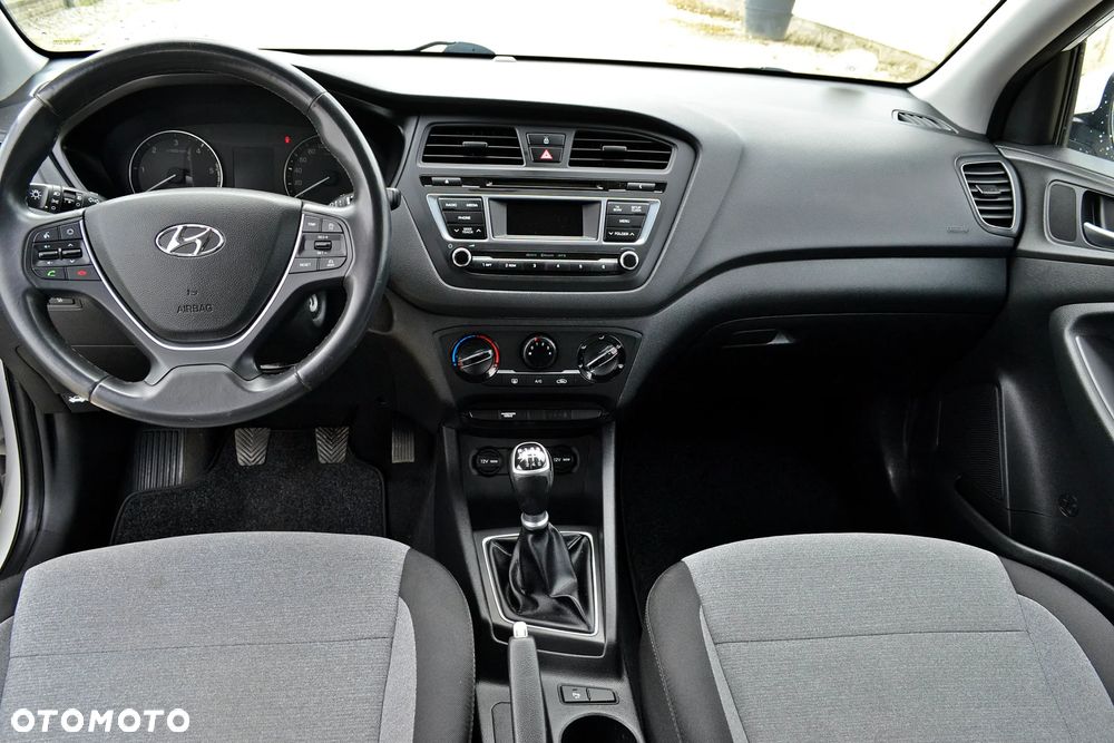 Hyundai i20 - 12