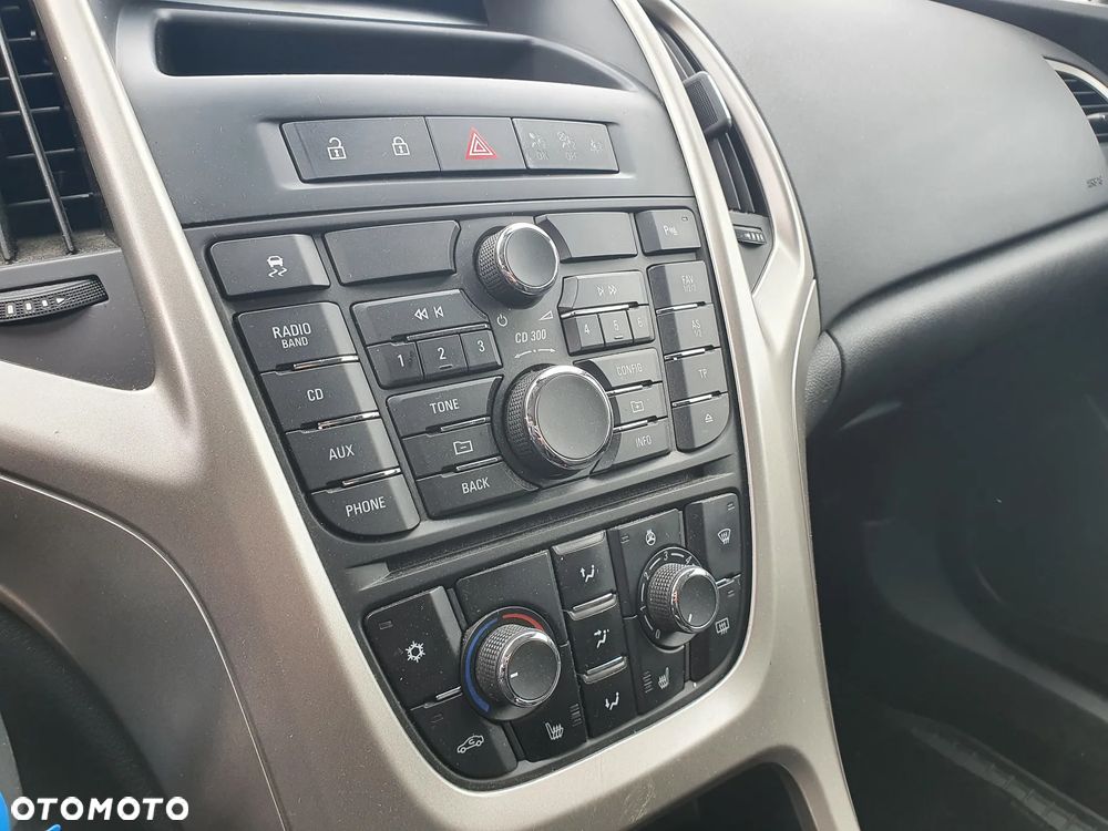 Opel Astra 1.4 Turbo 150 Jahre - 14