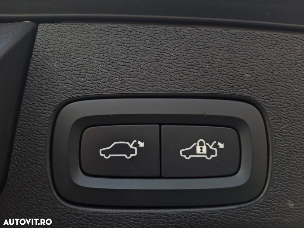 VOLVO XC60 2021 — imagine 23