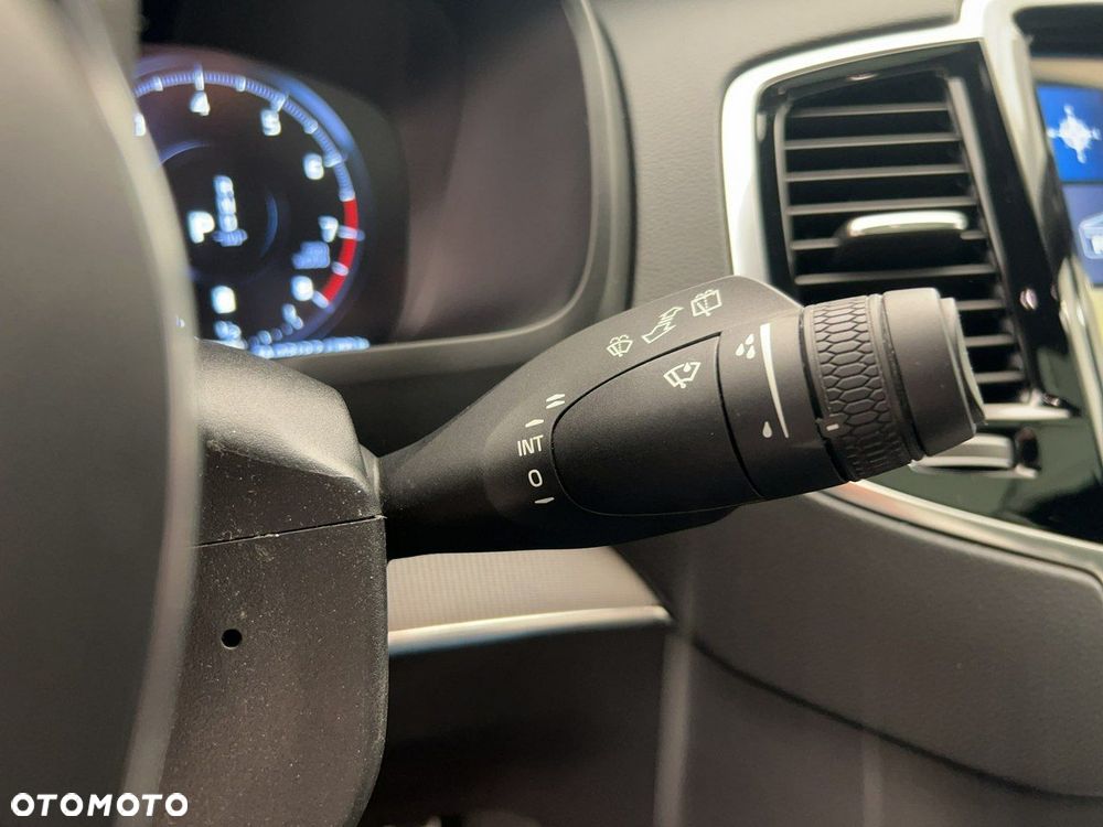 Volvo XC 90 - 25