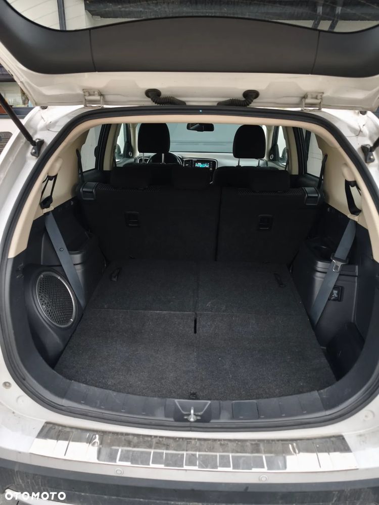 Mitsubishi Outlander 2.0 Intense + CVT - 18